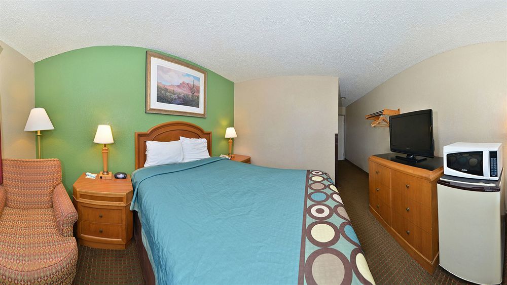 Super 8 By Wyndham Lafayette La Hotel Exterior photo